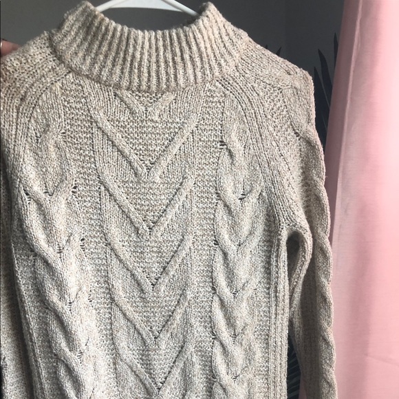 Thick sweater. - Picture 3 of 3